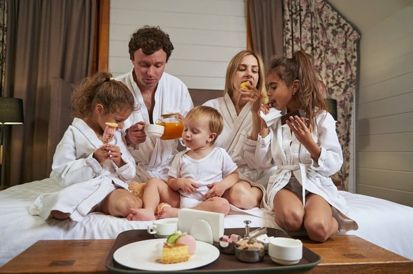Quels sont les avantages d'opter pour un hôtel à La Baule pour des vacances familiales ?