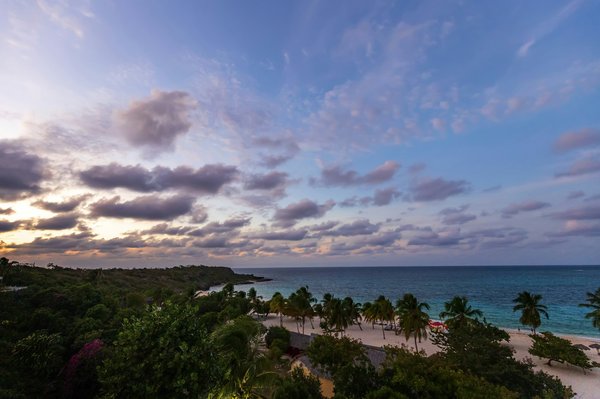 Paradis tropical : voyage à Cuba à travers ses couleurs et sa culture